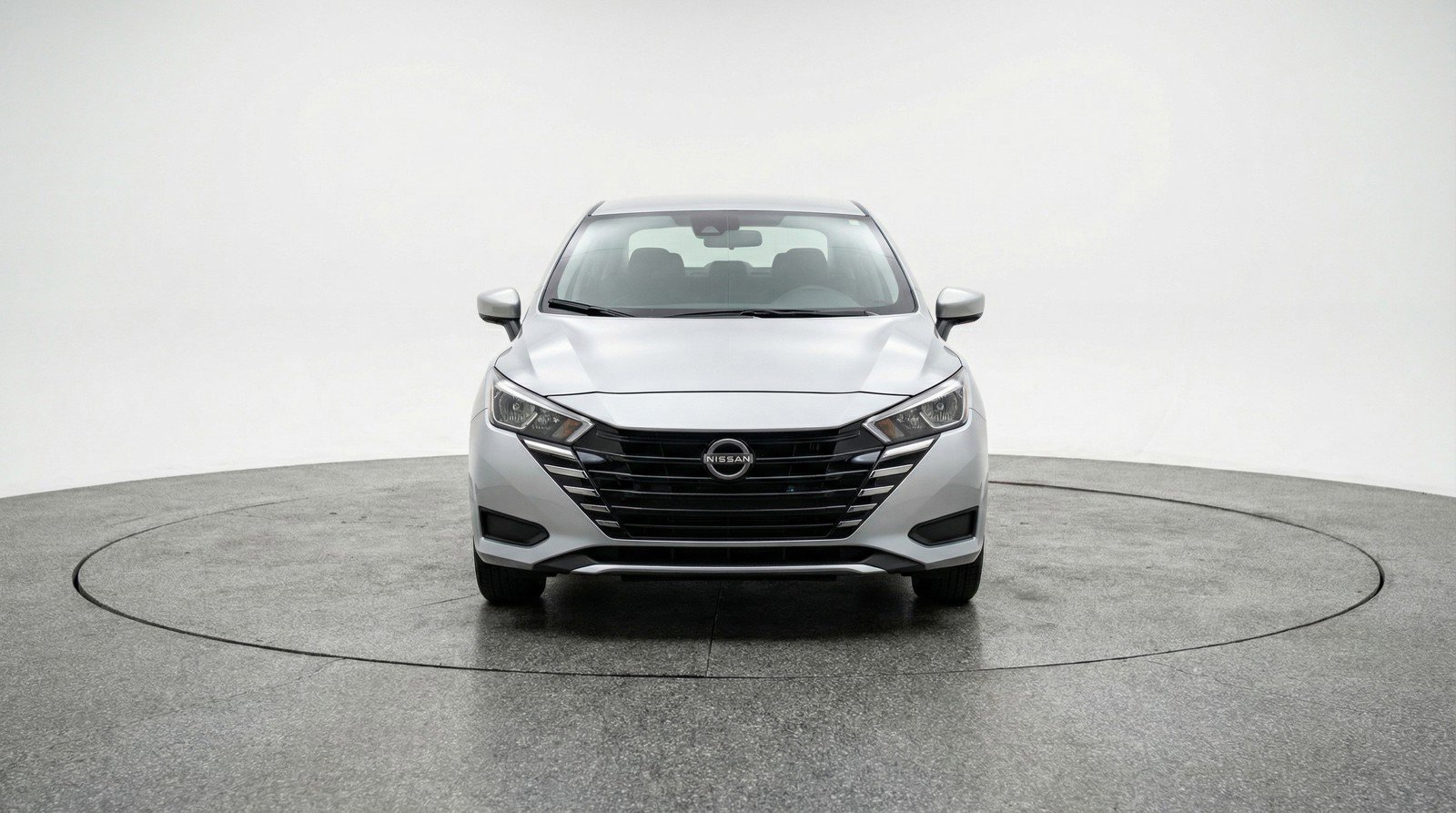 Used 2025 Nissan Versa SV image 2