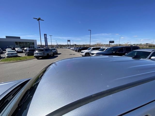 Used 2022 Toyota Tacoma SR image 3