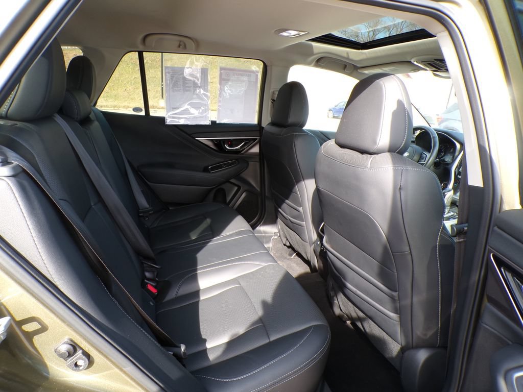 Used 2023 Subaru Outback Touring AWD/4WD image 21