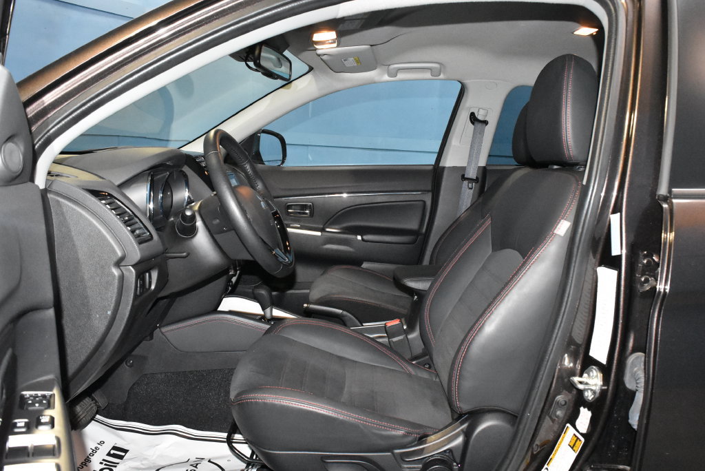 Used 2023 Mitsubishi Outlander Sport SE AWD/4WD image 6