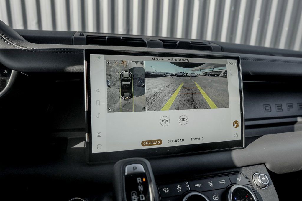 Used 2025 Land Rover Defender 110 S image 14