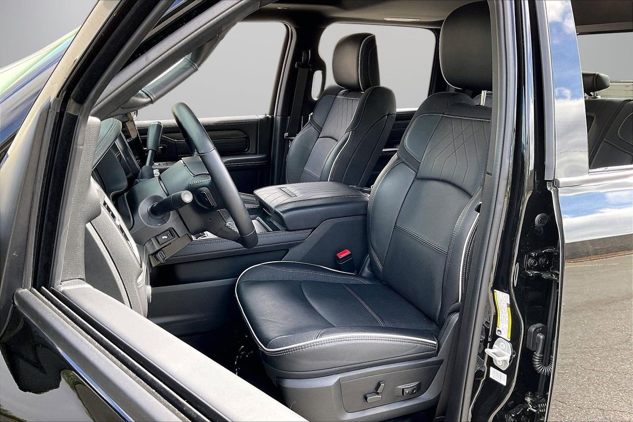 Used 2026 RAM 3500 Limited AWD/4WD image 23