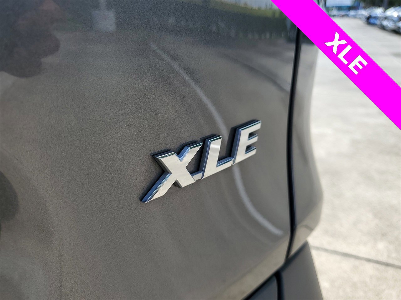 Used 2022 Toyota RAV4 XLE image 7