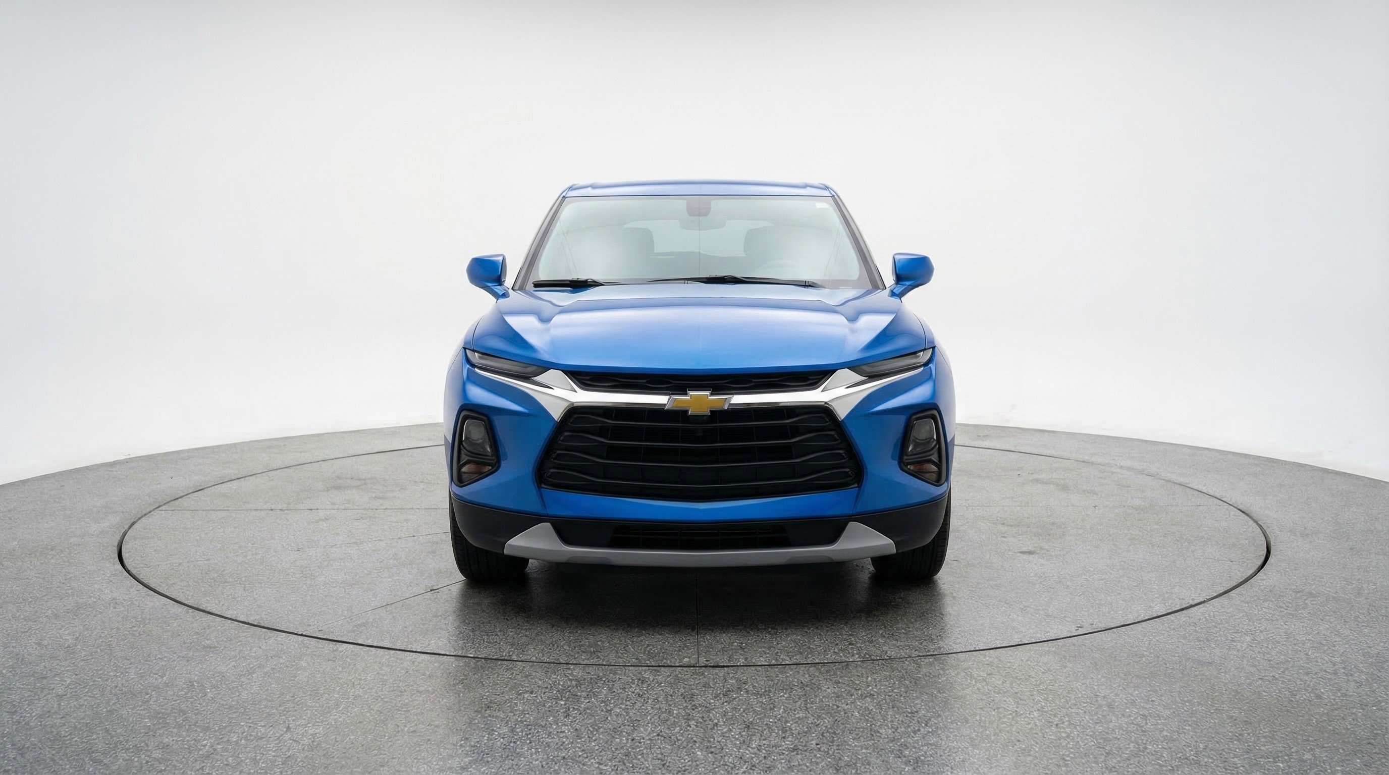 Used 2025 Chevrolet Blazer LT image 2