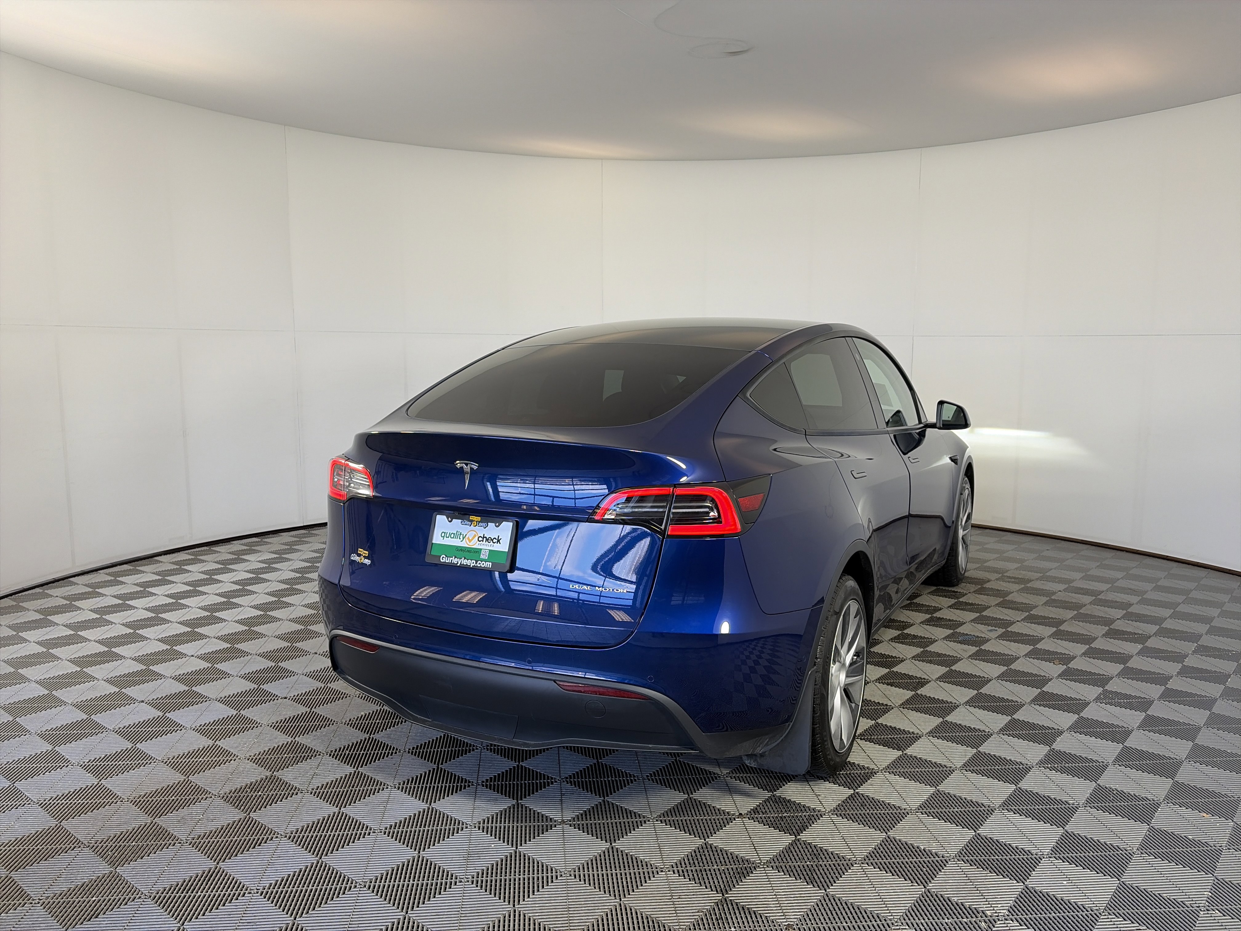 Used 2021 Tesla Model Y Long Range image 10