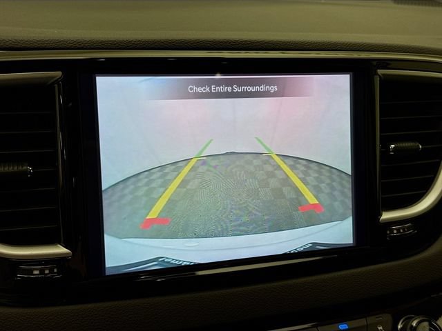 Used 2024 Chrysler Pacifica Touring-L FWD image 13