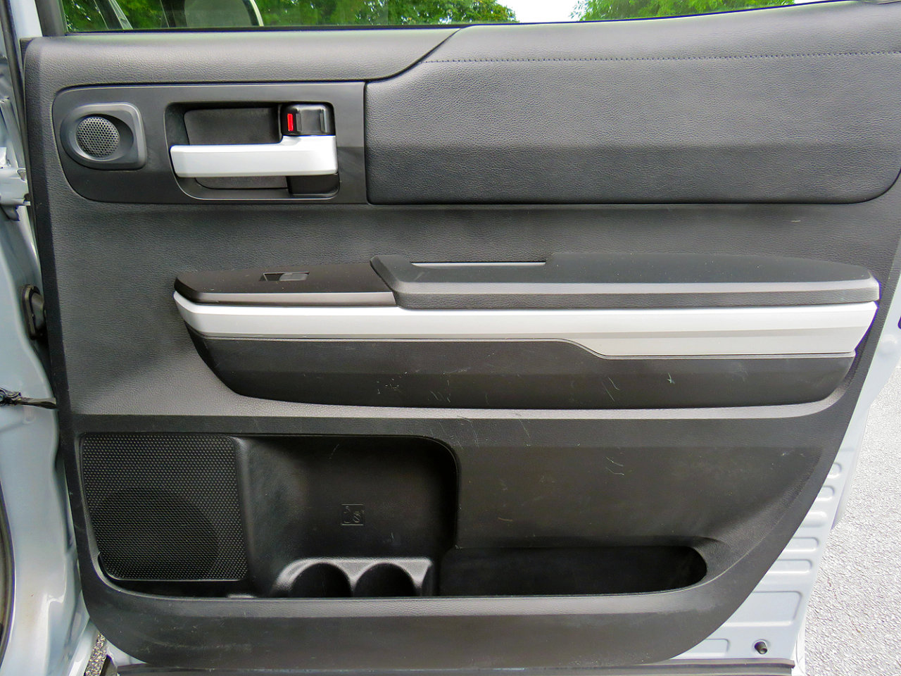 Used 2018 Toyota Tundra SR5 w/ SR5 Upgrade Package image 35