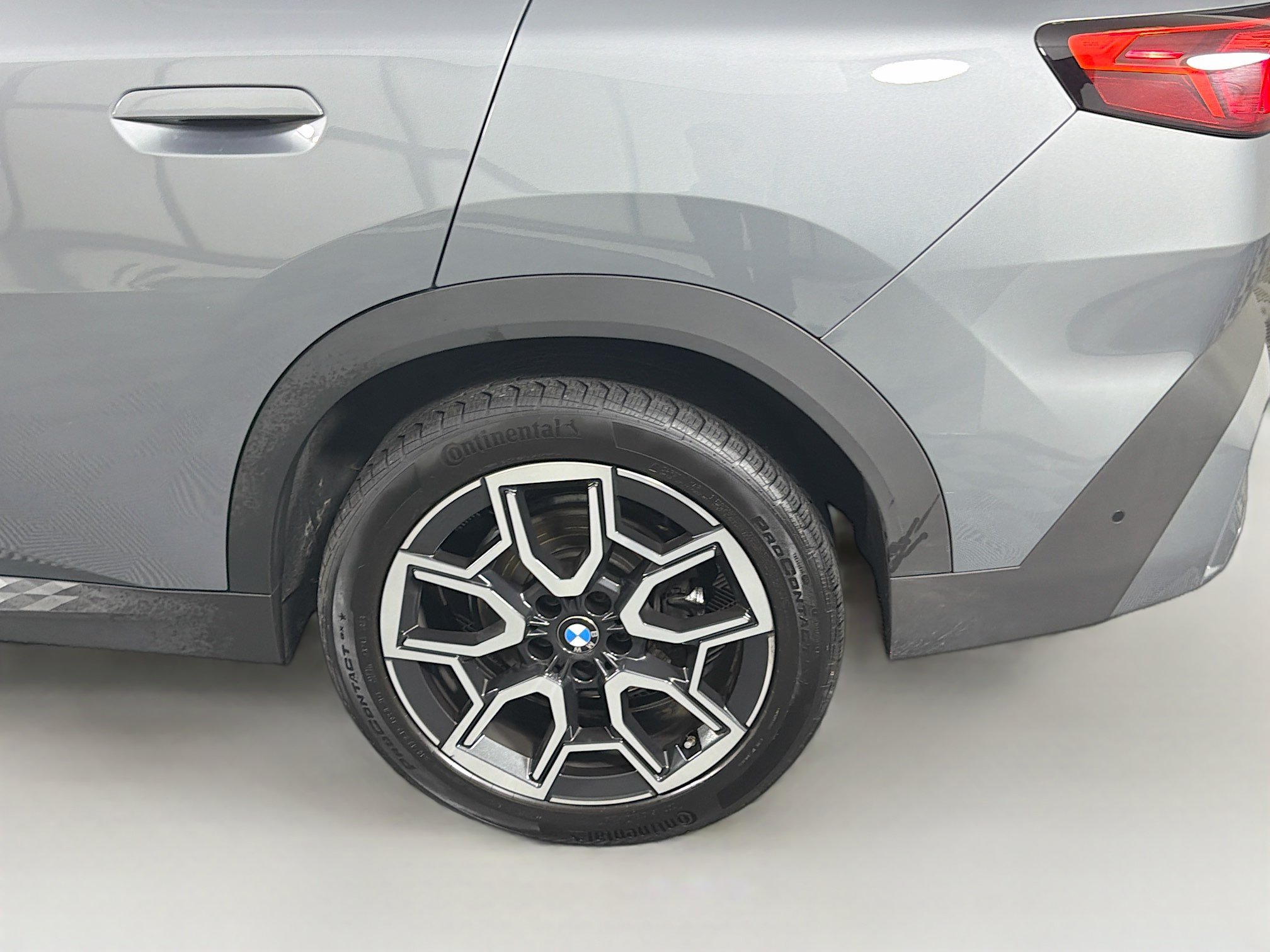 Used 2025 BMW X2 xDrive28i w/ Convenience Package AWD/4WD image 11