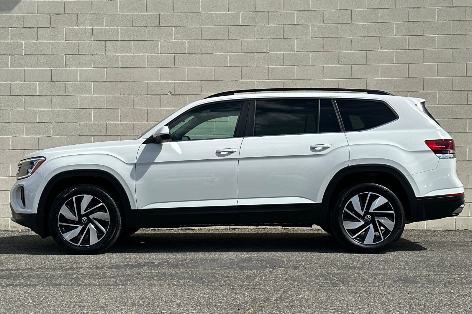 Used 2024 Volkswagen Atlas SE FWD image 7