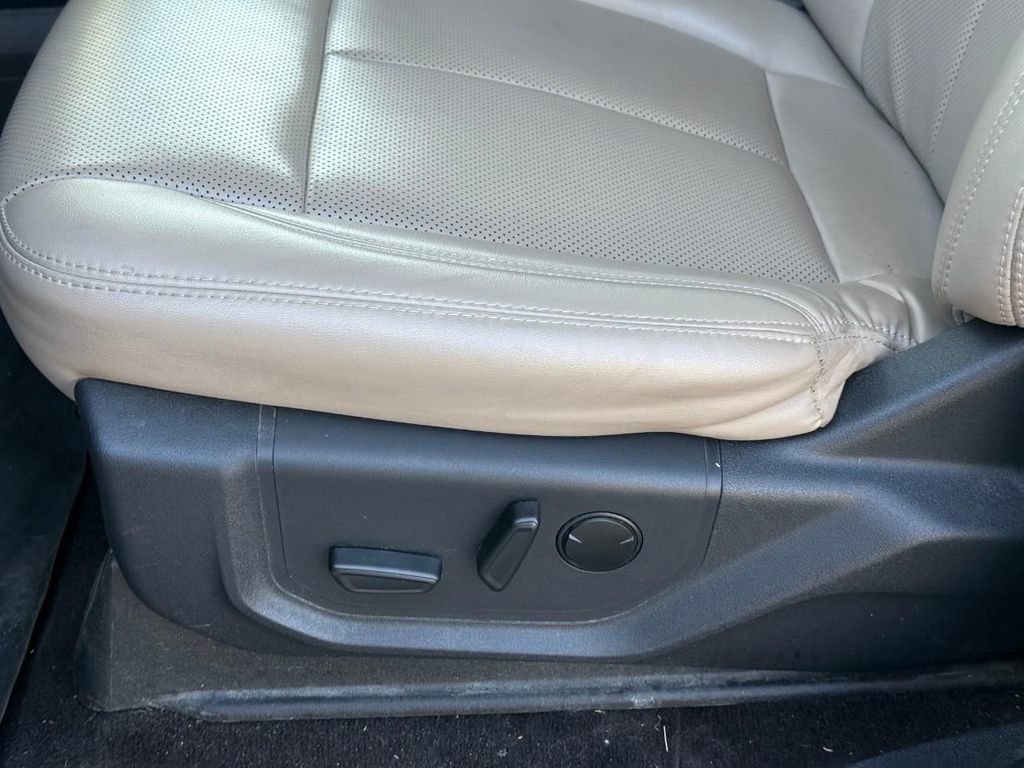 Used 2022 Ford Expedition XLT image 10