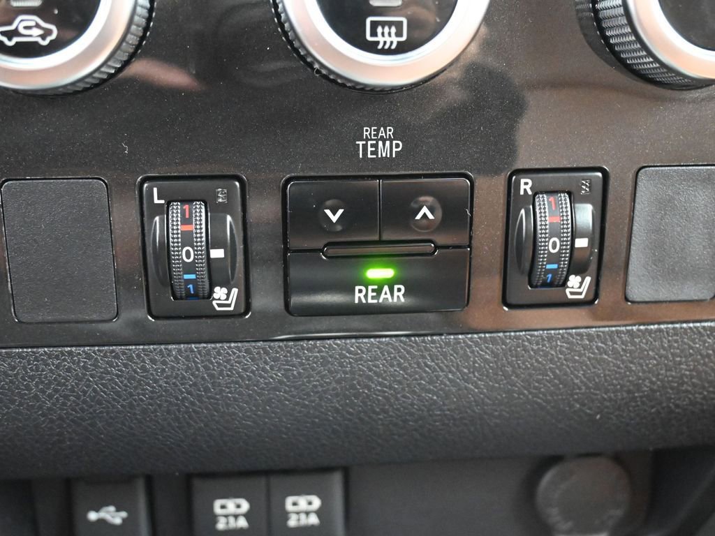Certified 2021 Toyota Sequoia Platinum AWD/4WD image 30