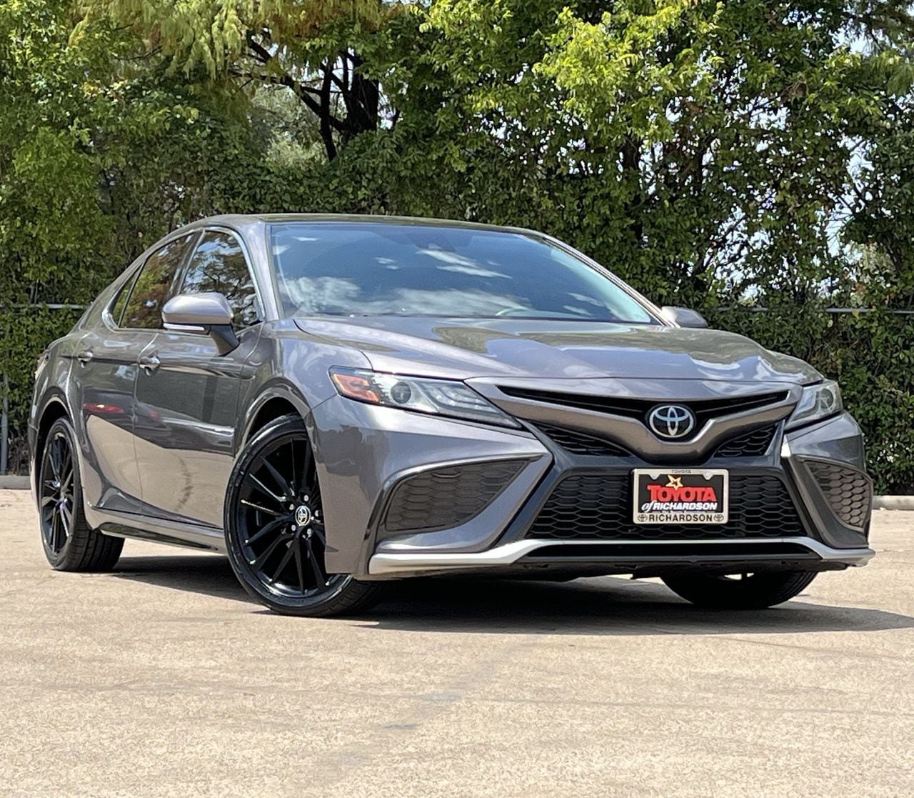 Used 2021 Toyota Camry XSE FWD image 2