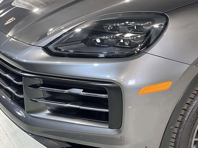 Certified 2025 Porsche Cayenne image 5