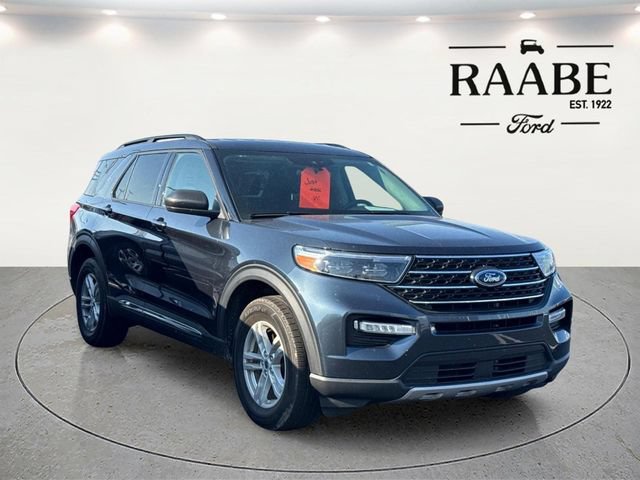 Used 2024 Ford Explorer XLT w/ Equipment Group 202A AWD/4WD image 3