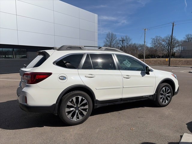 Used 2017 Subaru Outback 2.5i Limited image 3