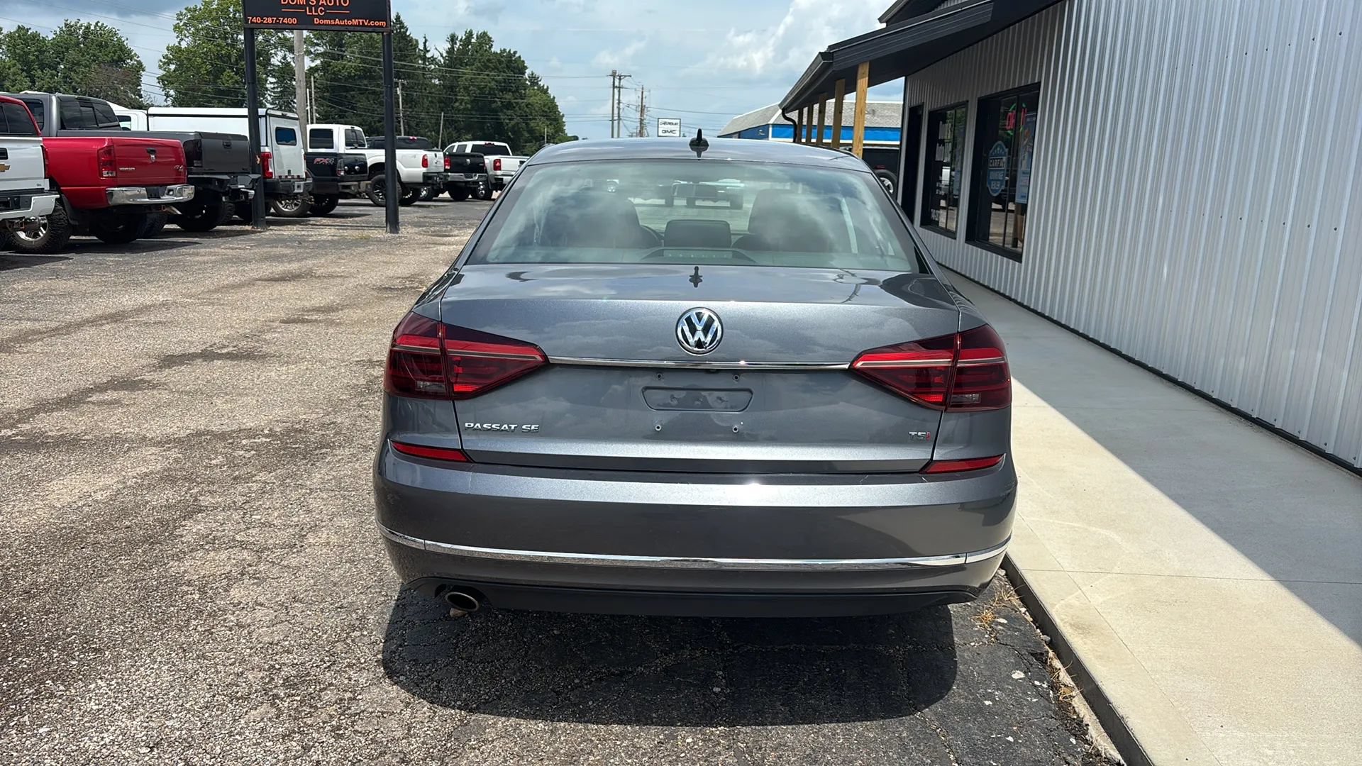 Used 2018 Volkswagen Passat 2.0T SE w/ SE Lighting Package FWD image 4