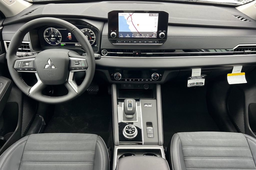 New 2025 Mitsubishi Outlander SE image 14