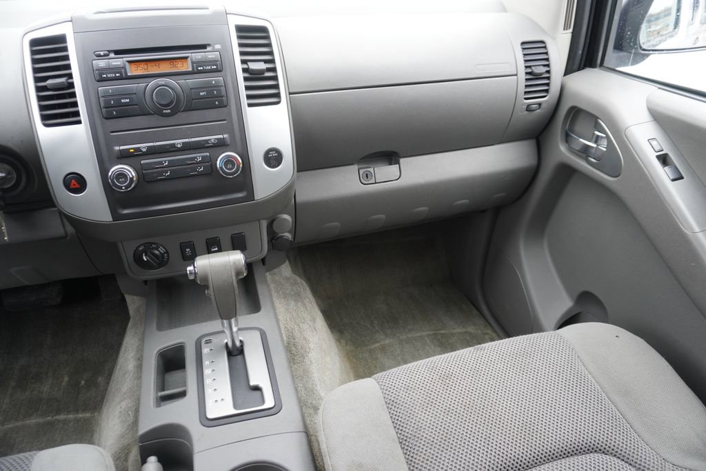 Used 2012 Nissan Frontier SV image 23