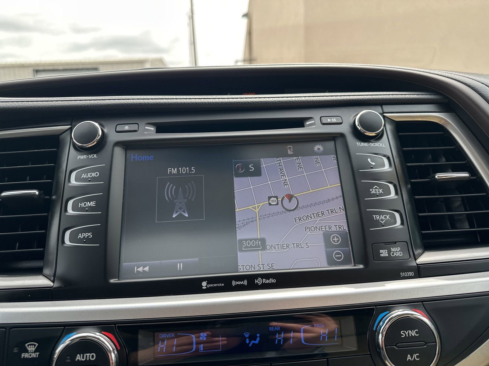 Used 2019 Toyota Highlander XLE AWD/4WD image 55