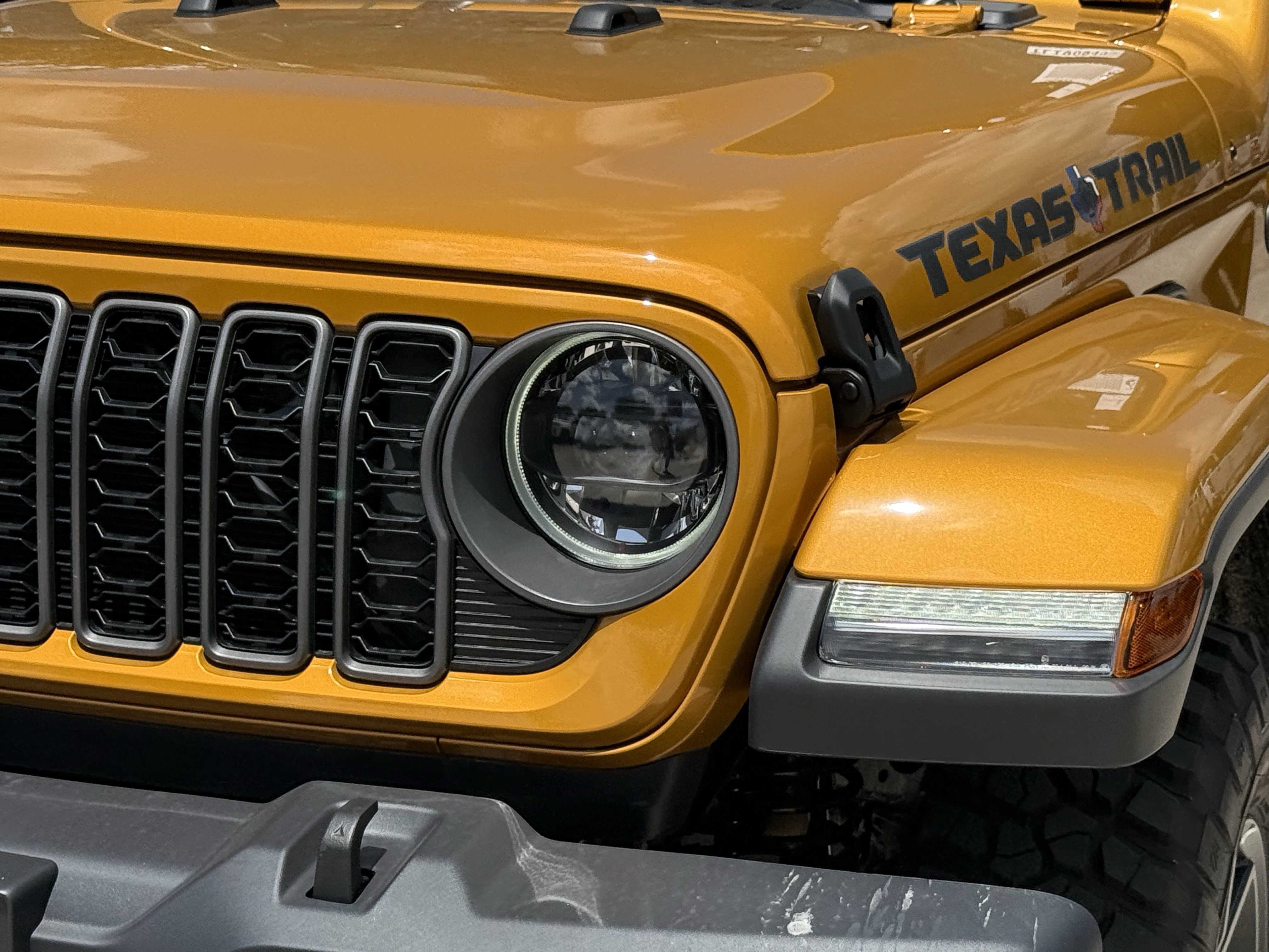 New 2026 Jeep Gladiator Mojave AWD/4WD image 8