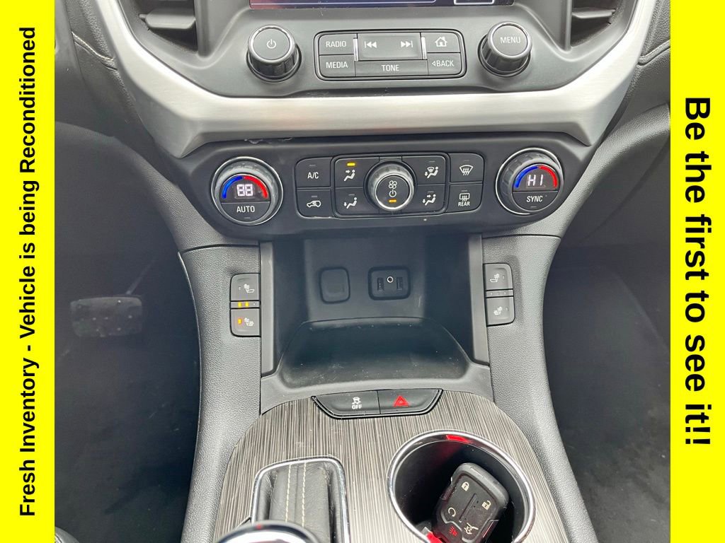 Used 2019 GMC Acadia SLT w/ LPO, Black Accent Package AWD/4WD image 18