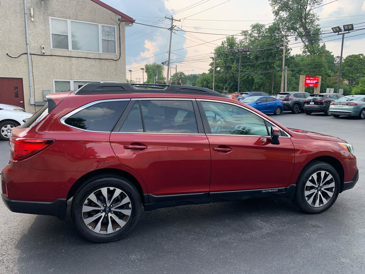 Used 2016 Subaru Outback 2.5i Limited AWD/4WD image 3
