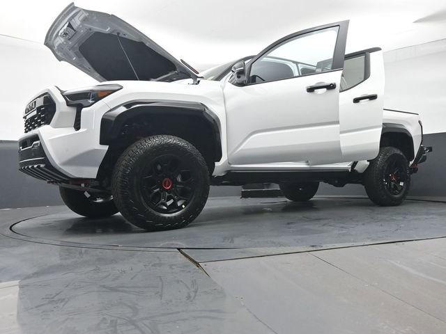 Certified 2025 Toyota Tacoma TRD Pro AWD/4WD image 44