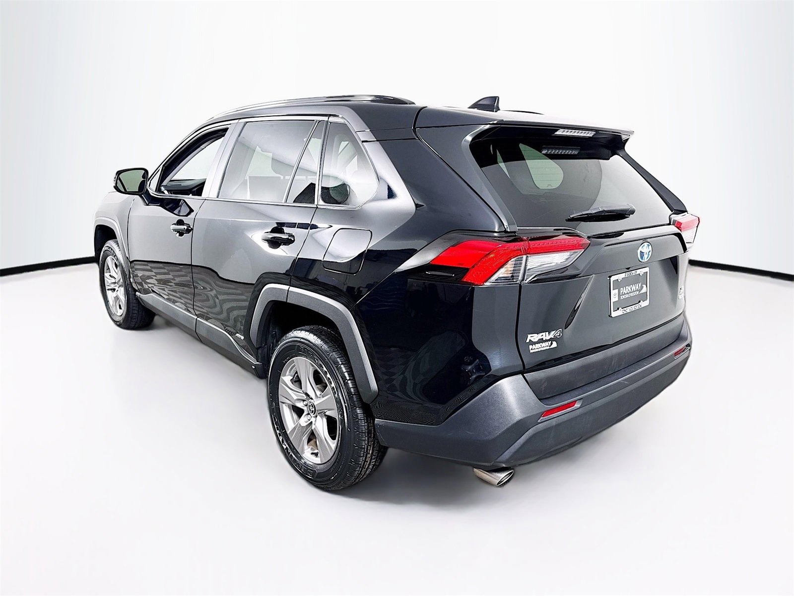 Used 2024 Toyota RAV4 XLE image 5