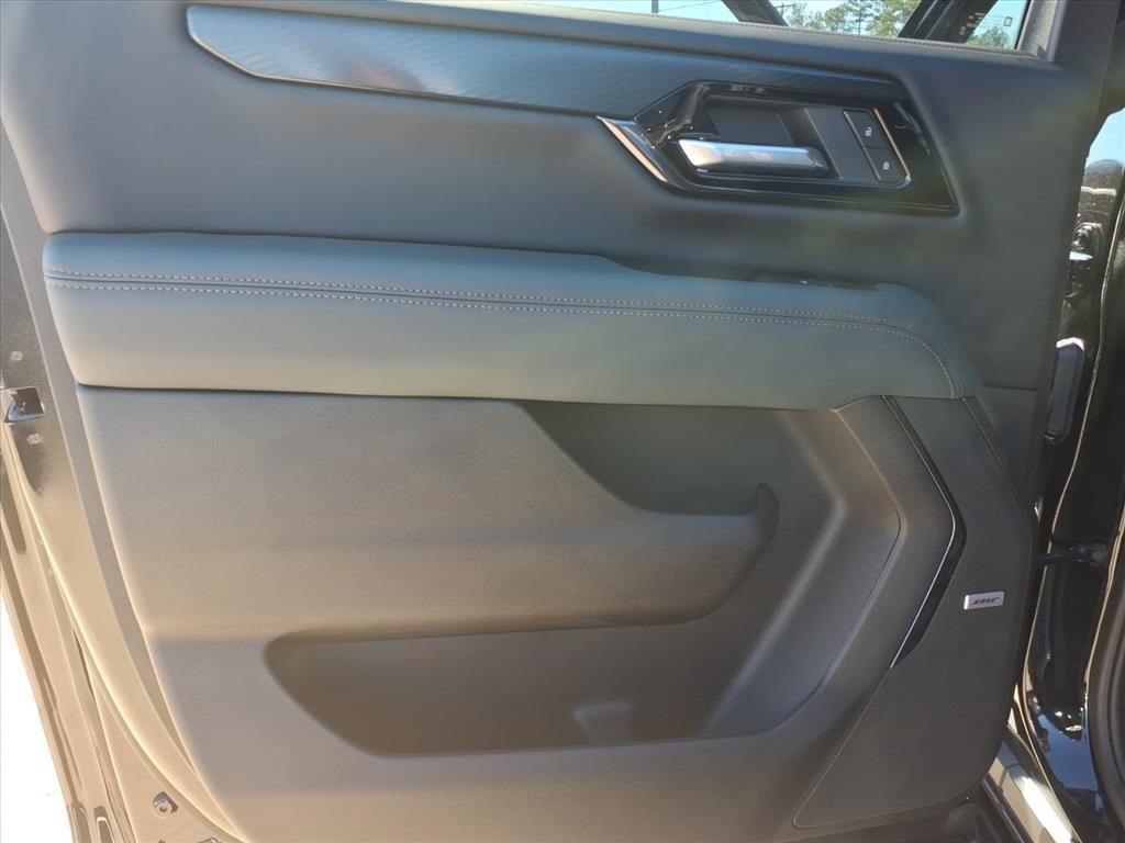 New 2026 GMC Yukon XL AT4 image 17