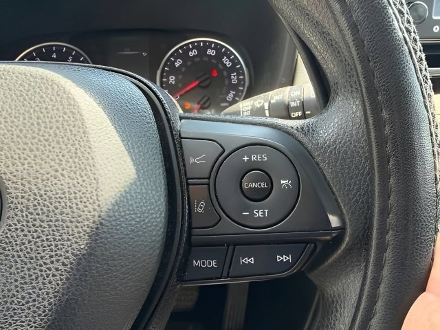 Used 2020 Toyota RAV4 XLE AWD/4WD image 22