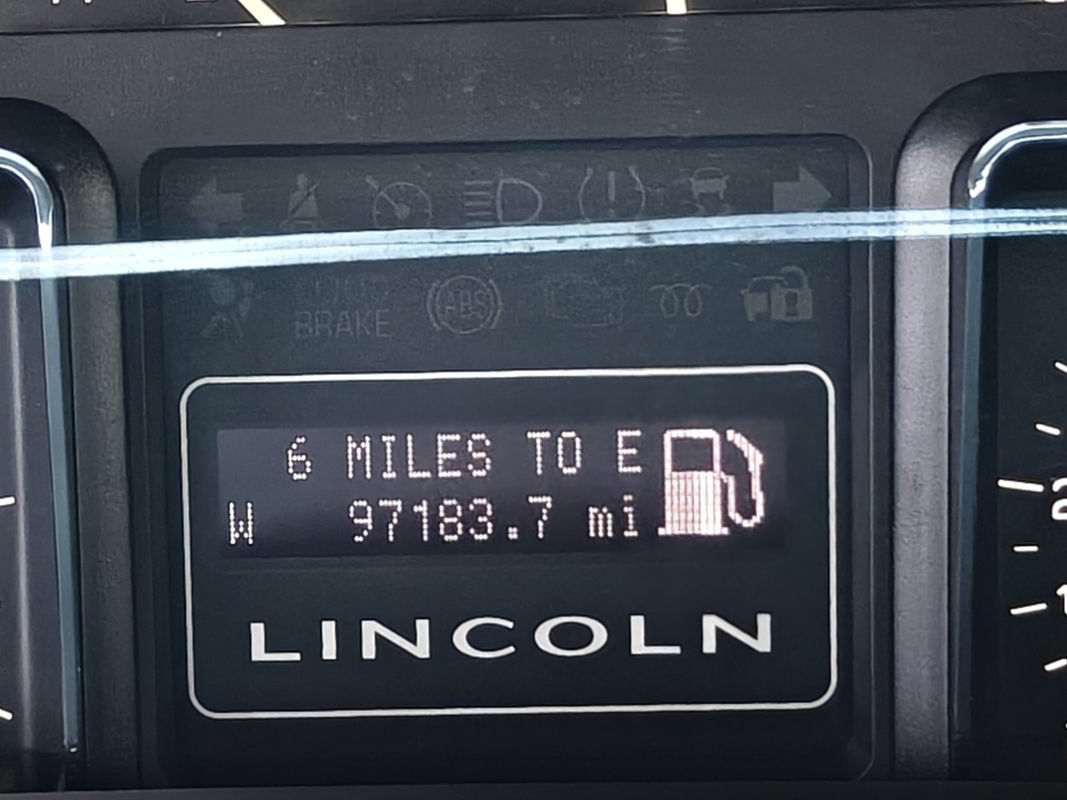 Used 2010 Lincoln Navigator 4WD image 35