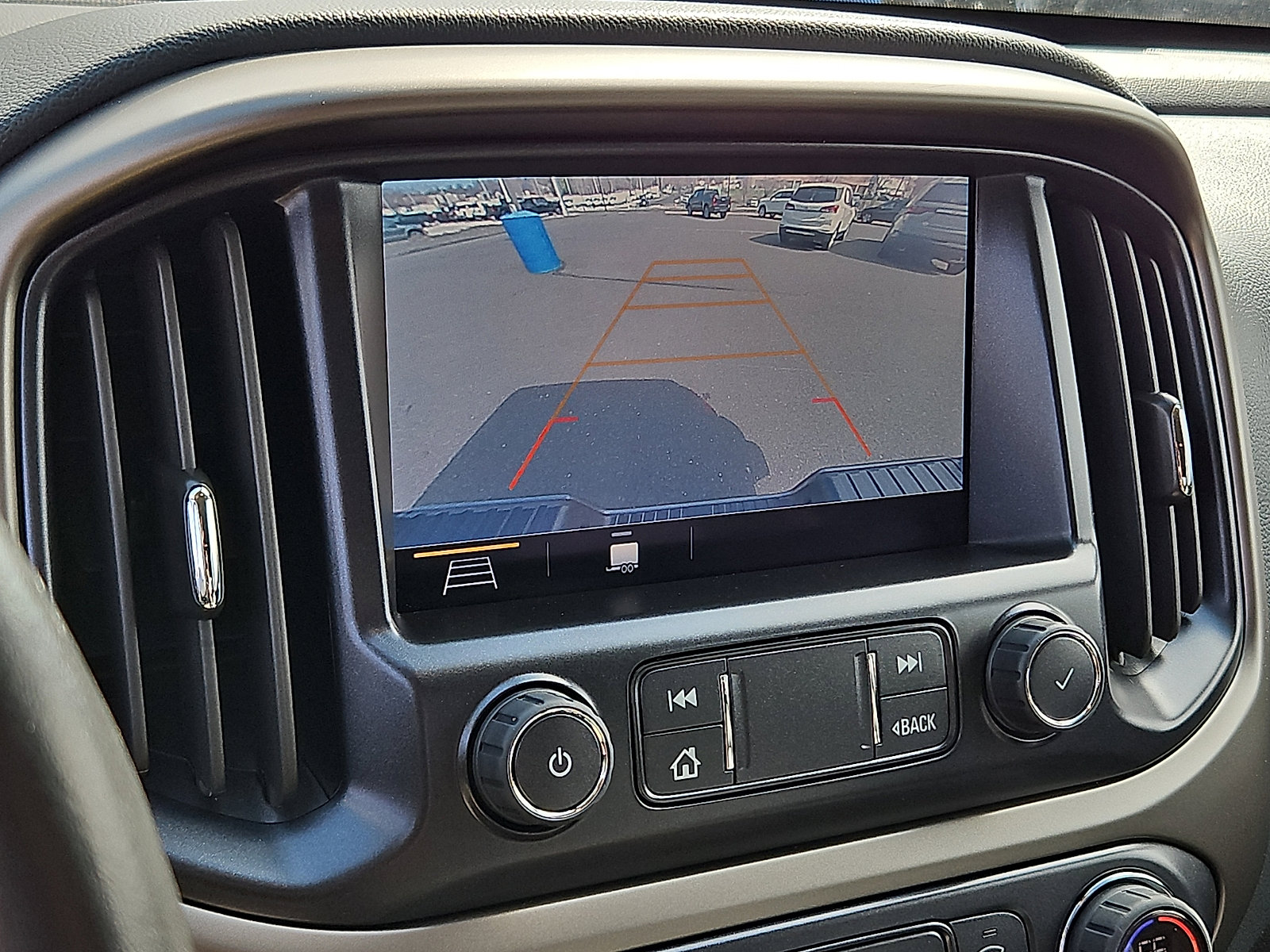 Used 2022 Chevrolet Colorado Z71 image 17