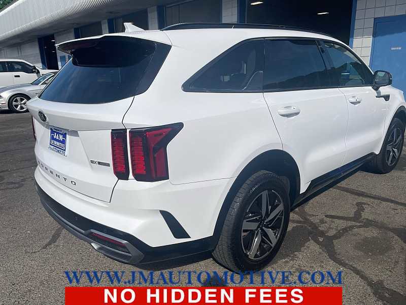Used 2021 Kia Sorento EX w/ Panoramic Sunroof Package AWD/4WD image 3
