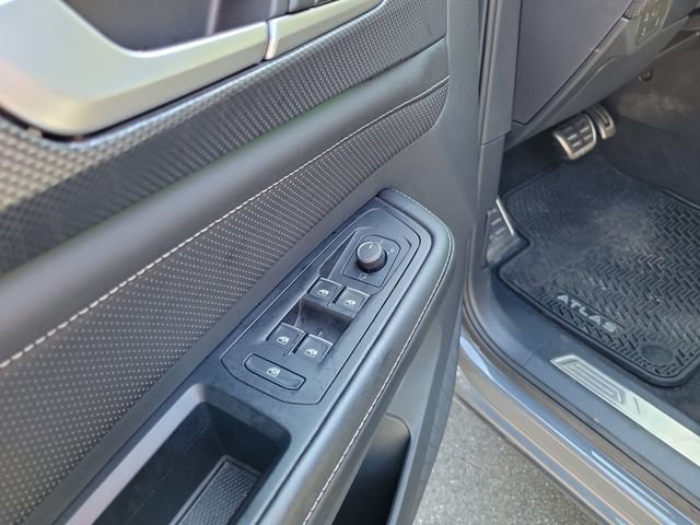Used 2024 Volkswagen Atlas Cross Sport SEL Premium R-Line AWD/4WD image 18