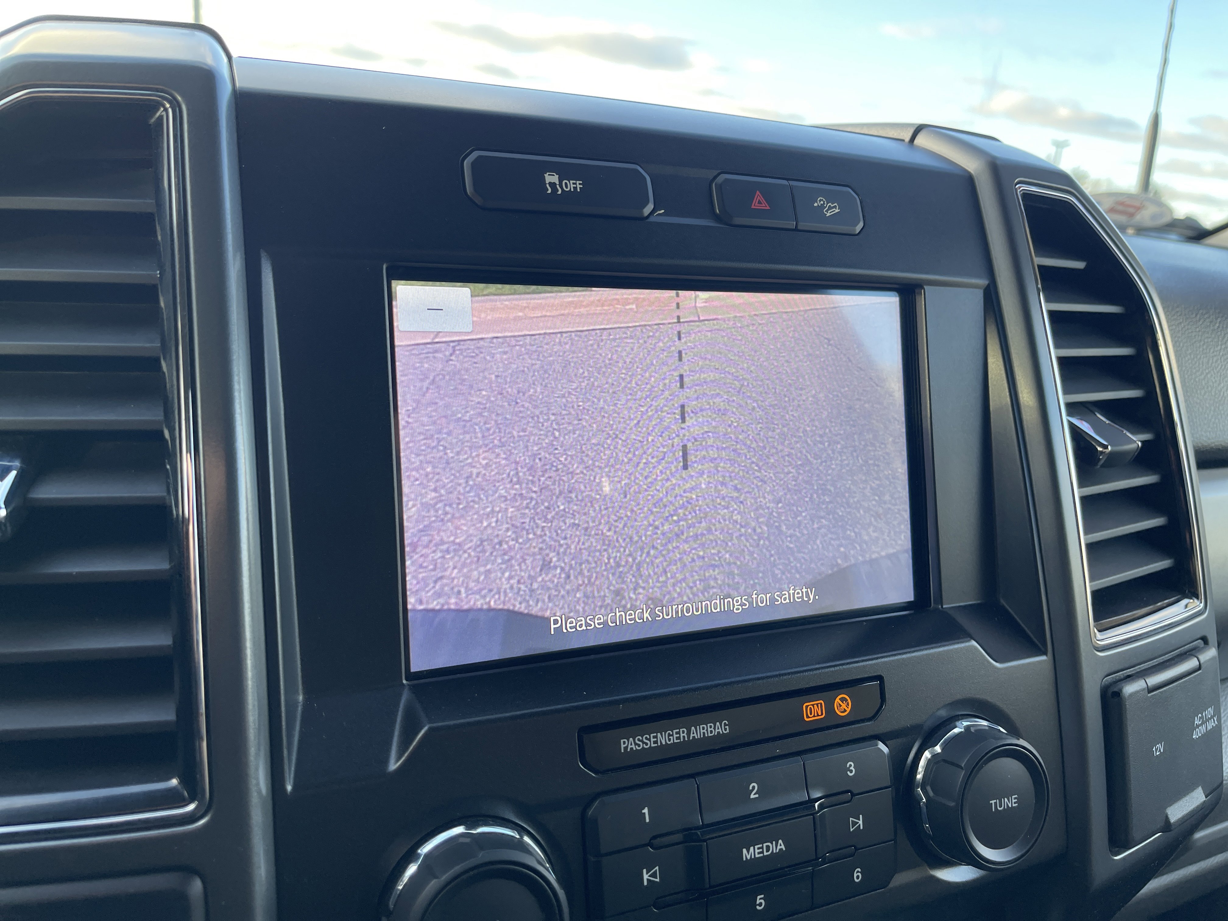 Certified 2022 Ford F350 XLT w/ XLT Premium Package image 21