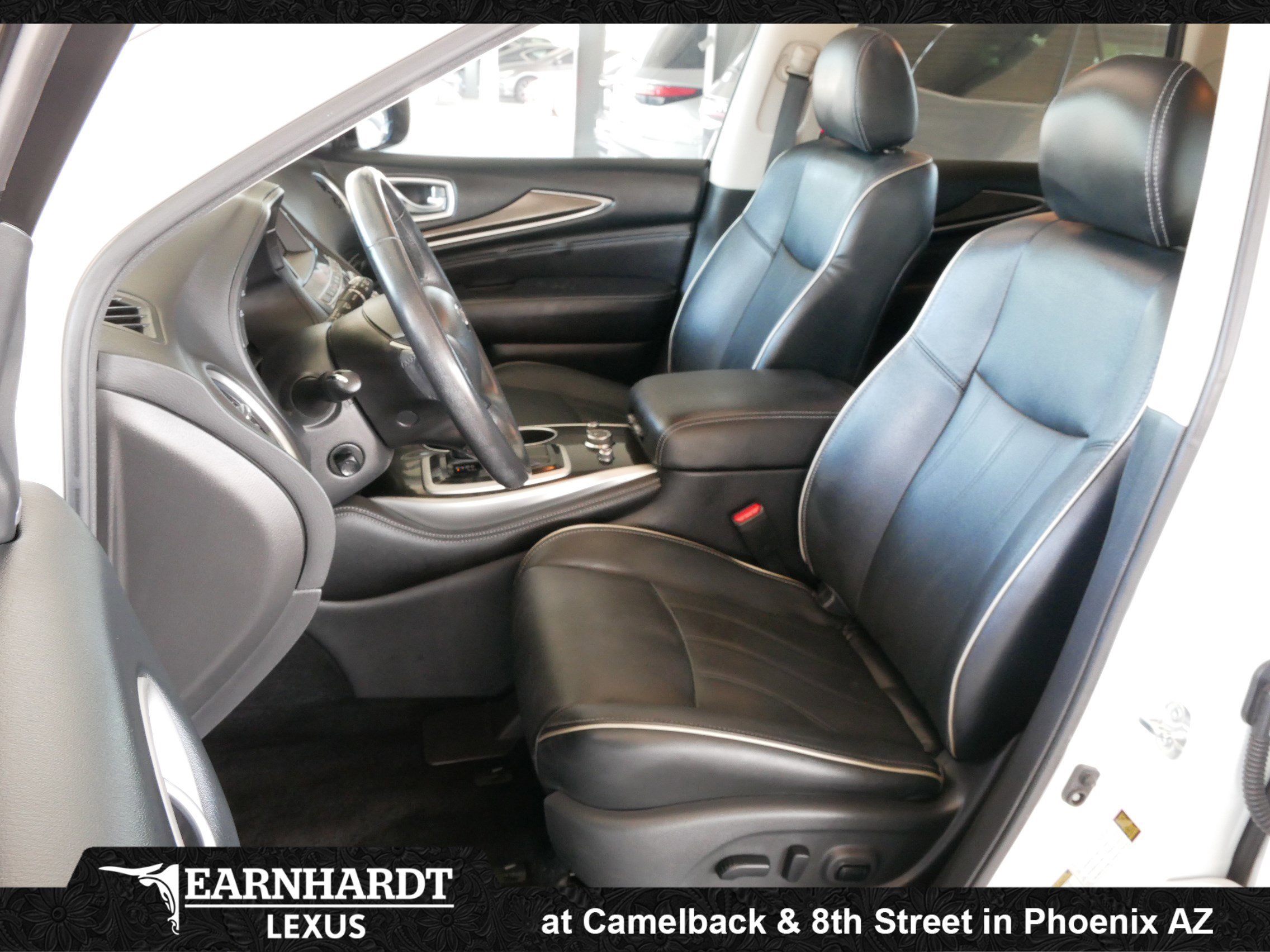 Used 2020 INFINITI QX60 Luxe w/ Essential Package FWD image 2