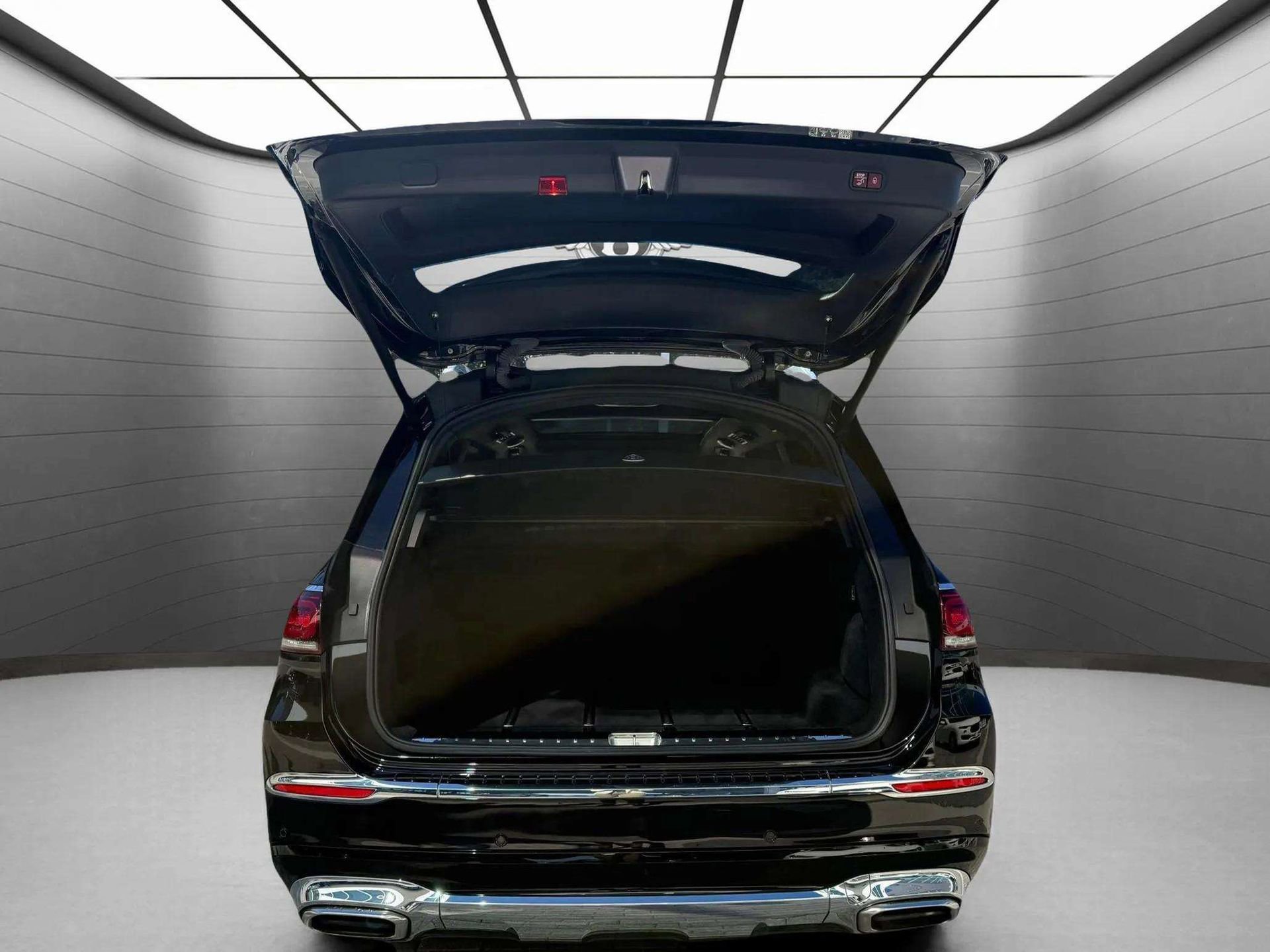 Used 2023 Mercedes-Benz Maybach GLS 600 4MATIC image 15