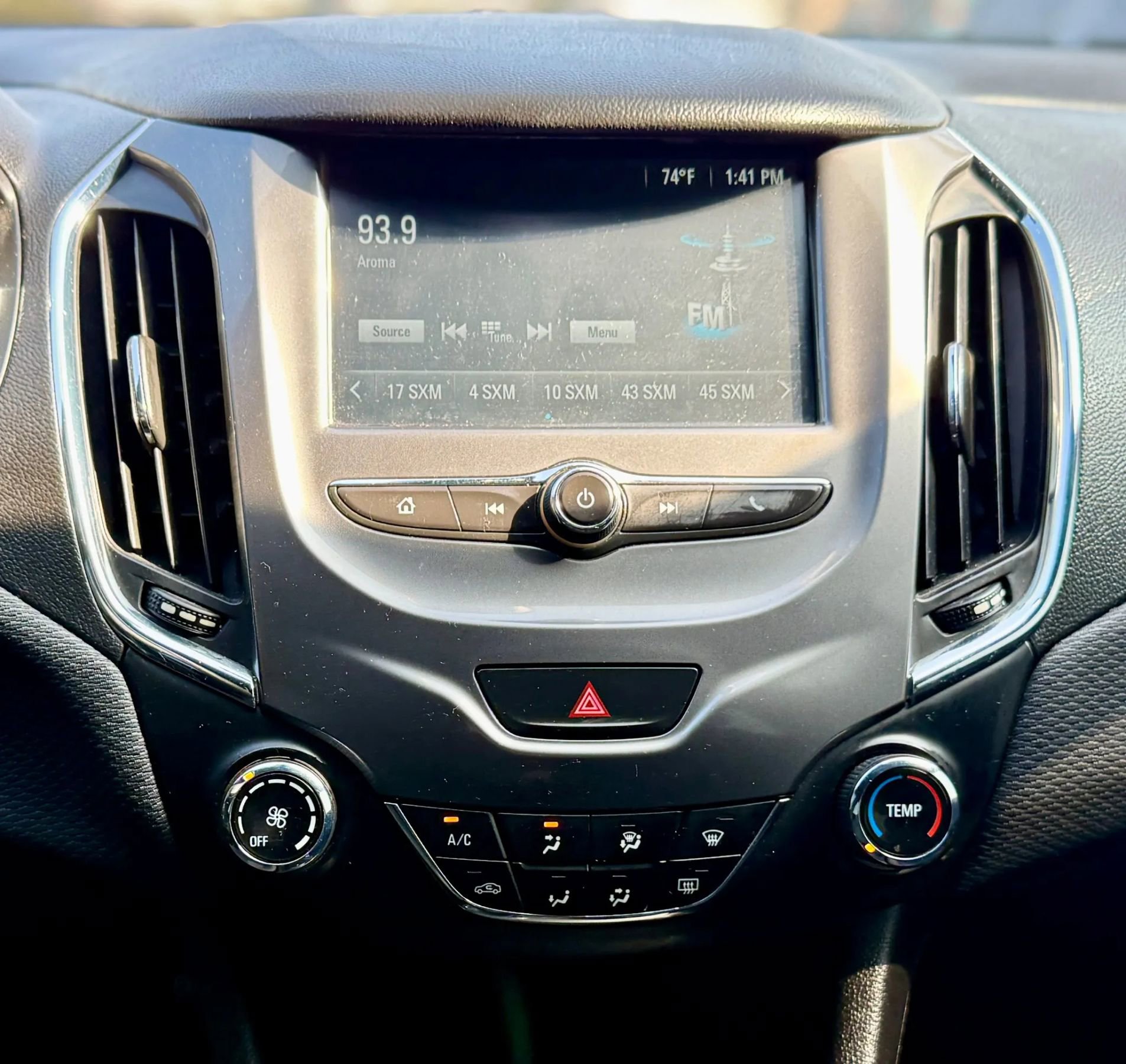 Used 2018 Chevrolet Cruze LT w/ RS Package image 15