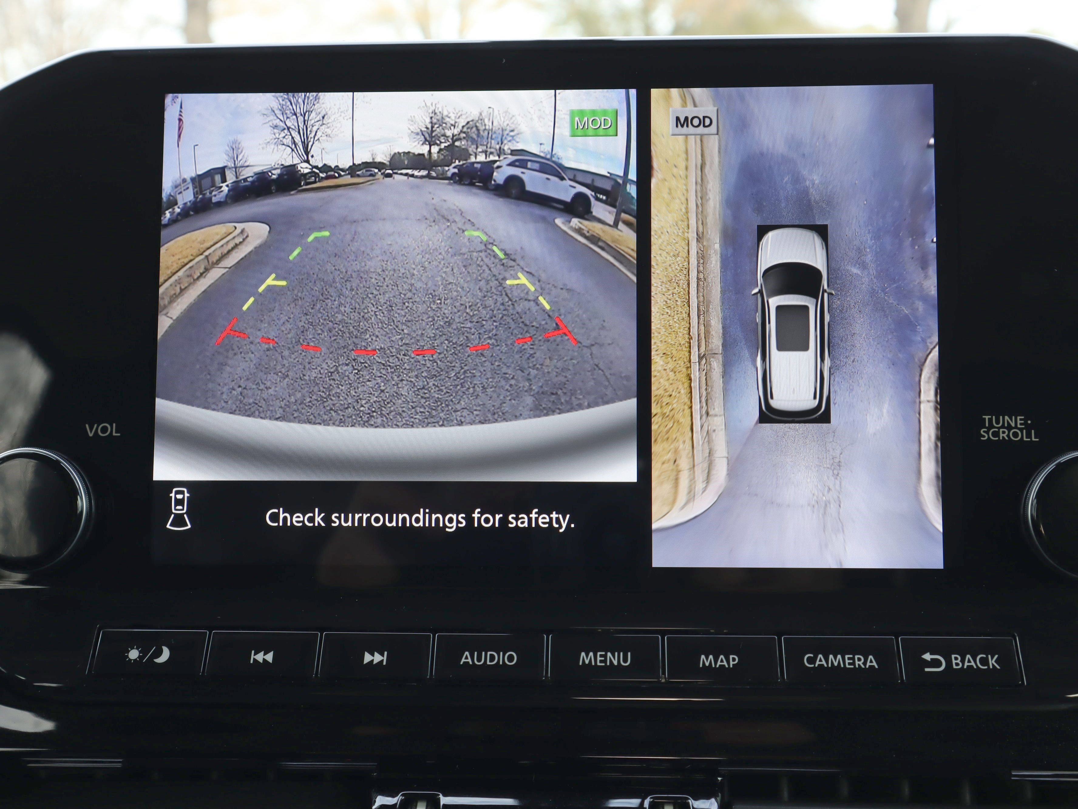 Used 2024 Nissan Pathfinder Platinum image 14