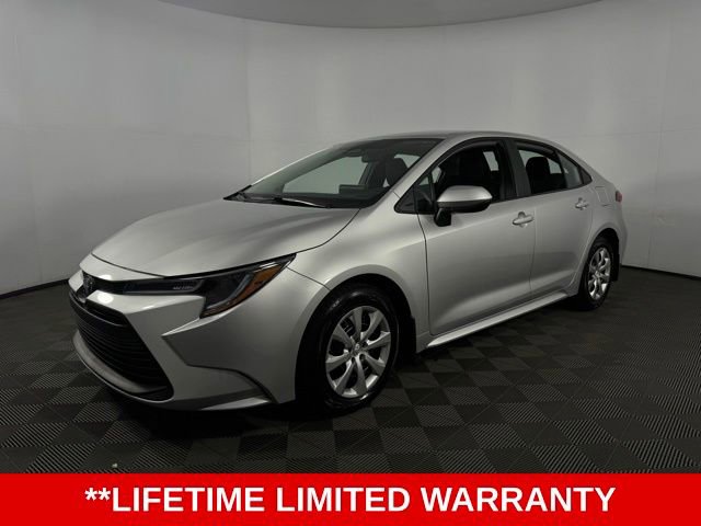Used 2026 Toyota Corolla LE image 3