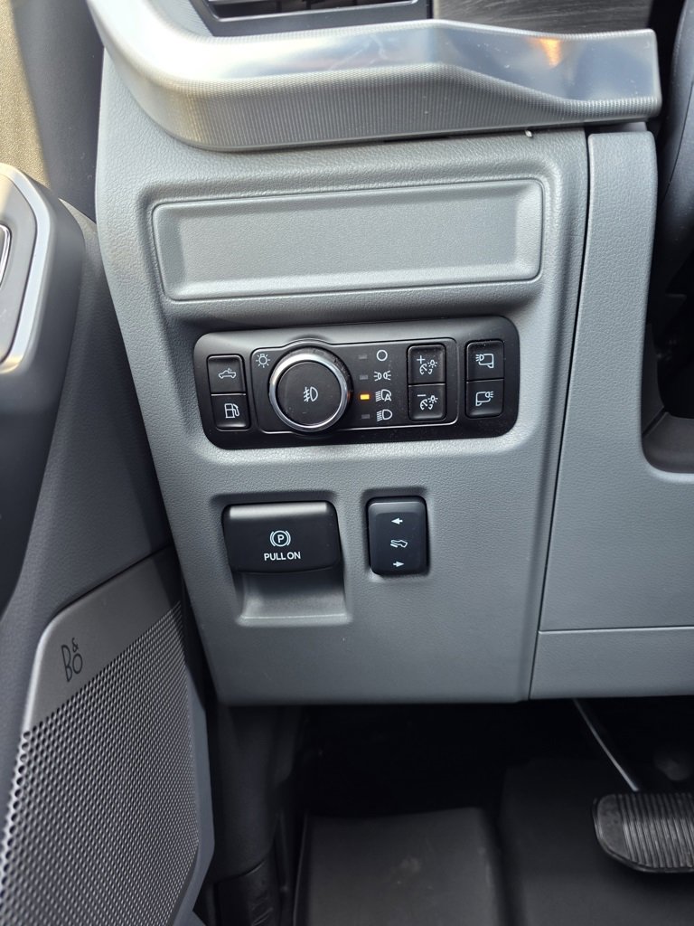 New 2025 Ford F150 Lariat w/ Equipment Group 501A Mid image 11