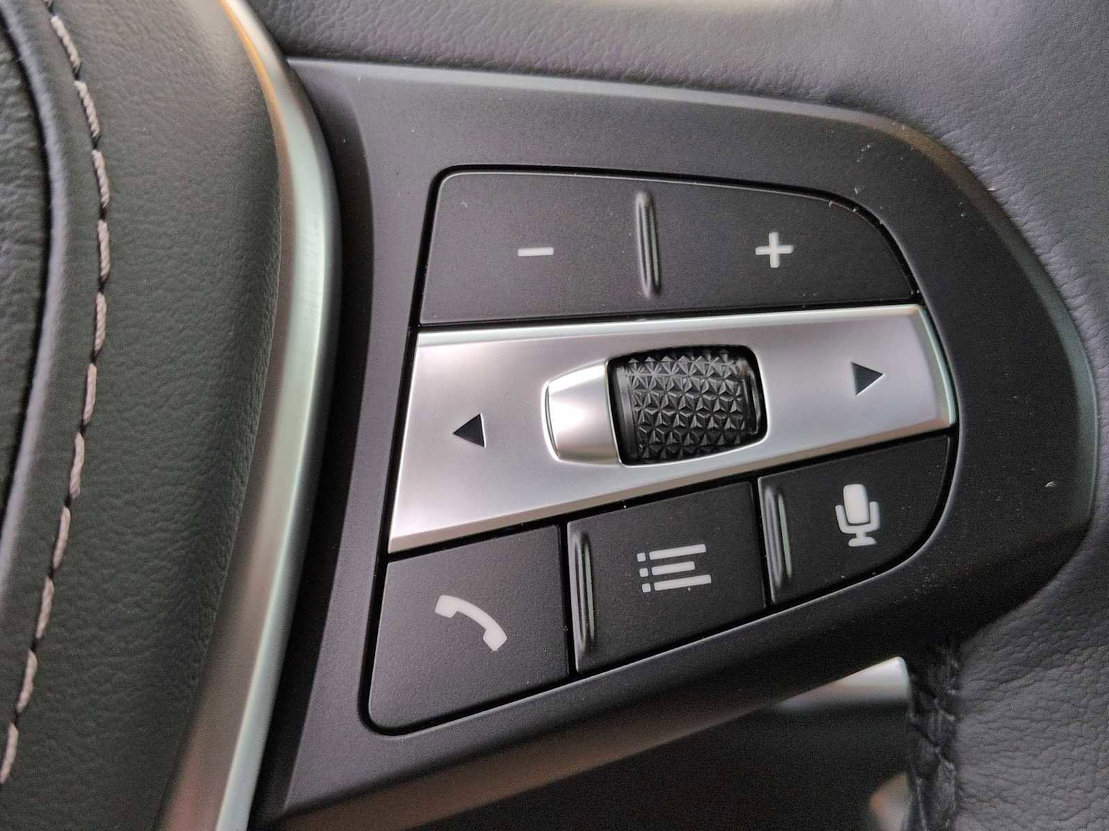 Used 2026 BMW X5 xDrive40i w/ Premium Package image 27