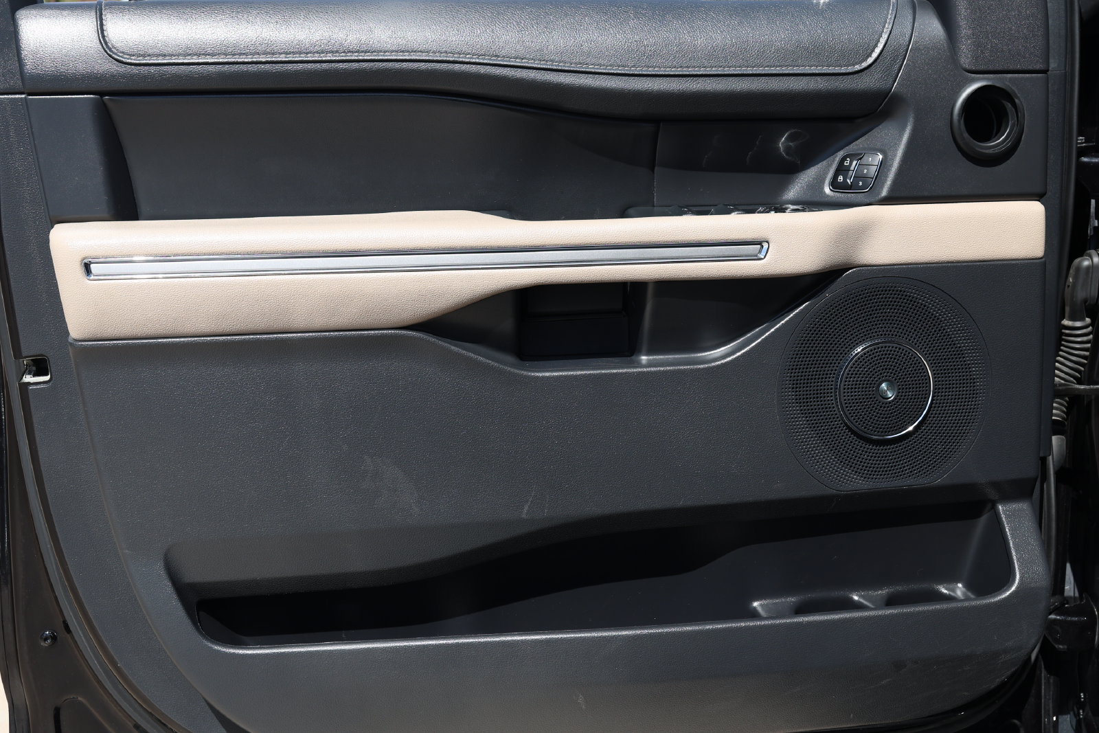 Used 2024 Ford Expedition Limited RWD image 27