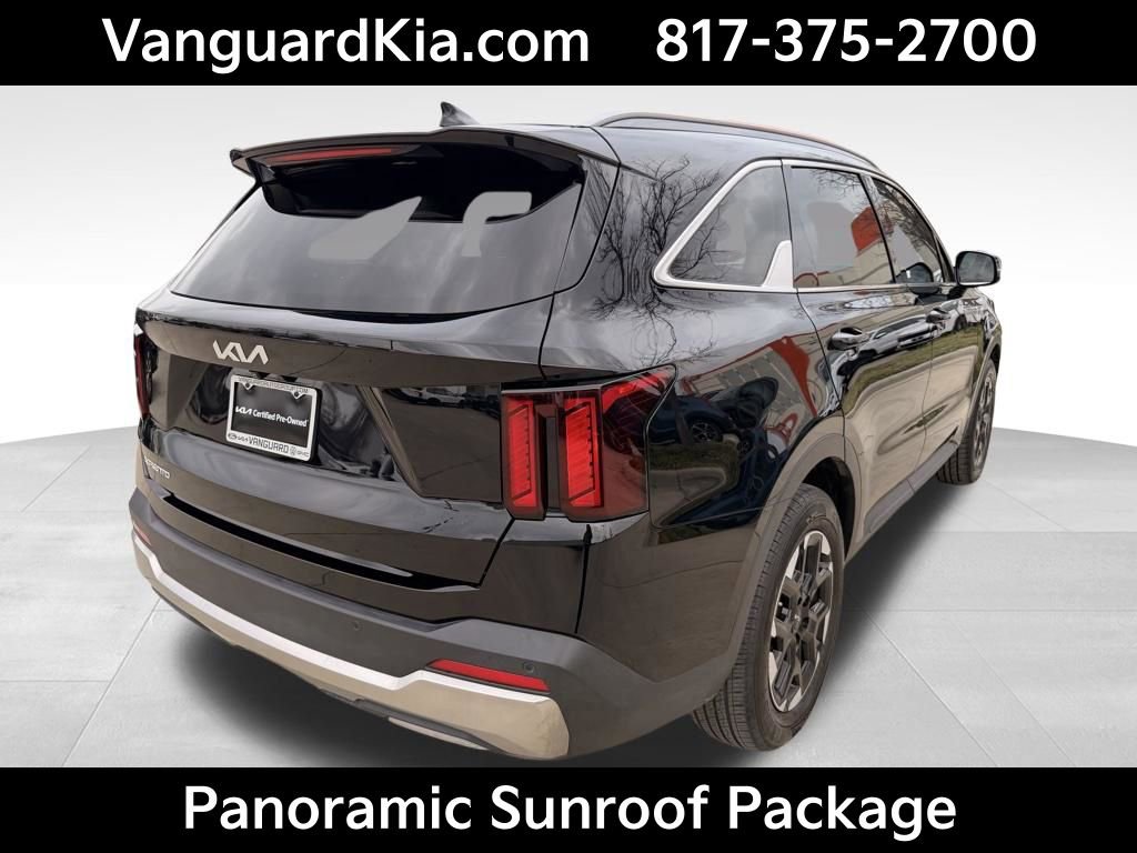 Certified 2025 Kia Sorento S w/ Panoramic Sunroof Package image 4