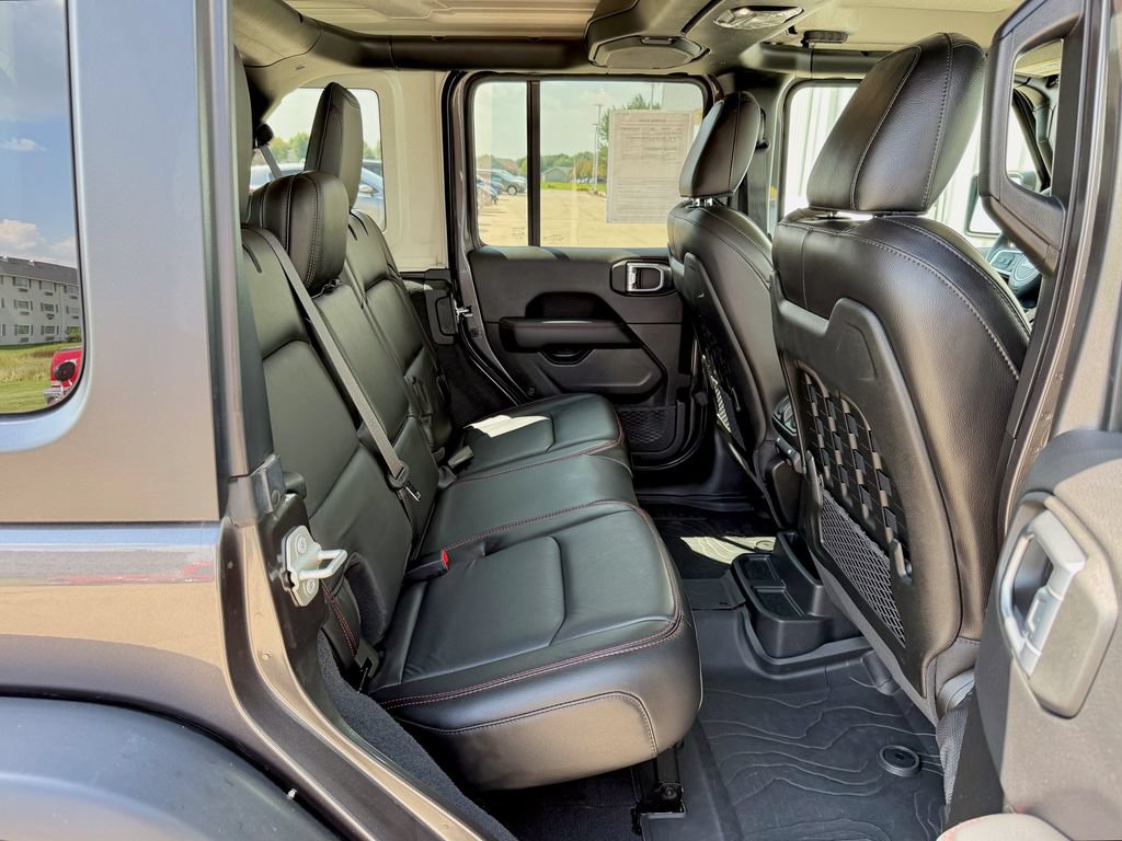 Used 2023 Jeep Wrangler Unlimited Rubicon w/ Dual Top Group AWD/4WD image 21