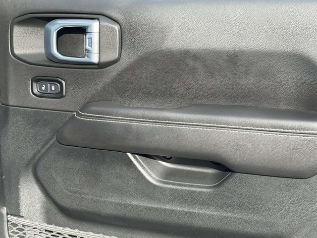 Used 2021 Jeep Wrangler Unlimited Sahara w/ Cold Weather Group image 17