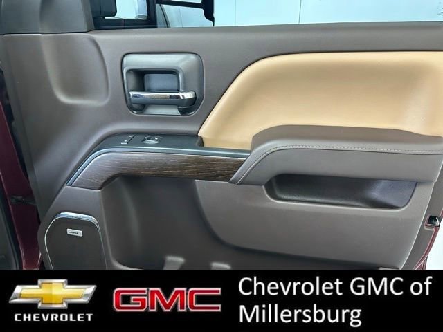 Used 2017 GMC Sierra 2500 Denali w/ Duramax Plus Package AWD/4WD image 28