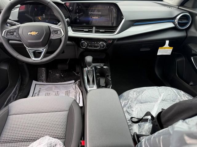 Used 2025 Chevrolet Trax LT w/ Driver Confidence Package image 12