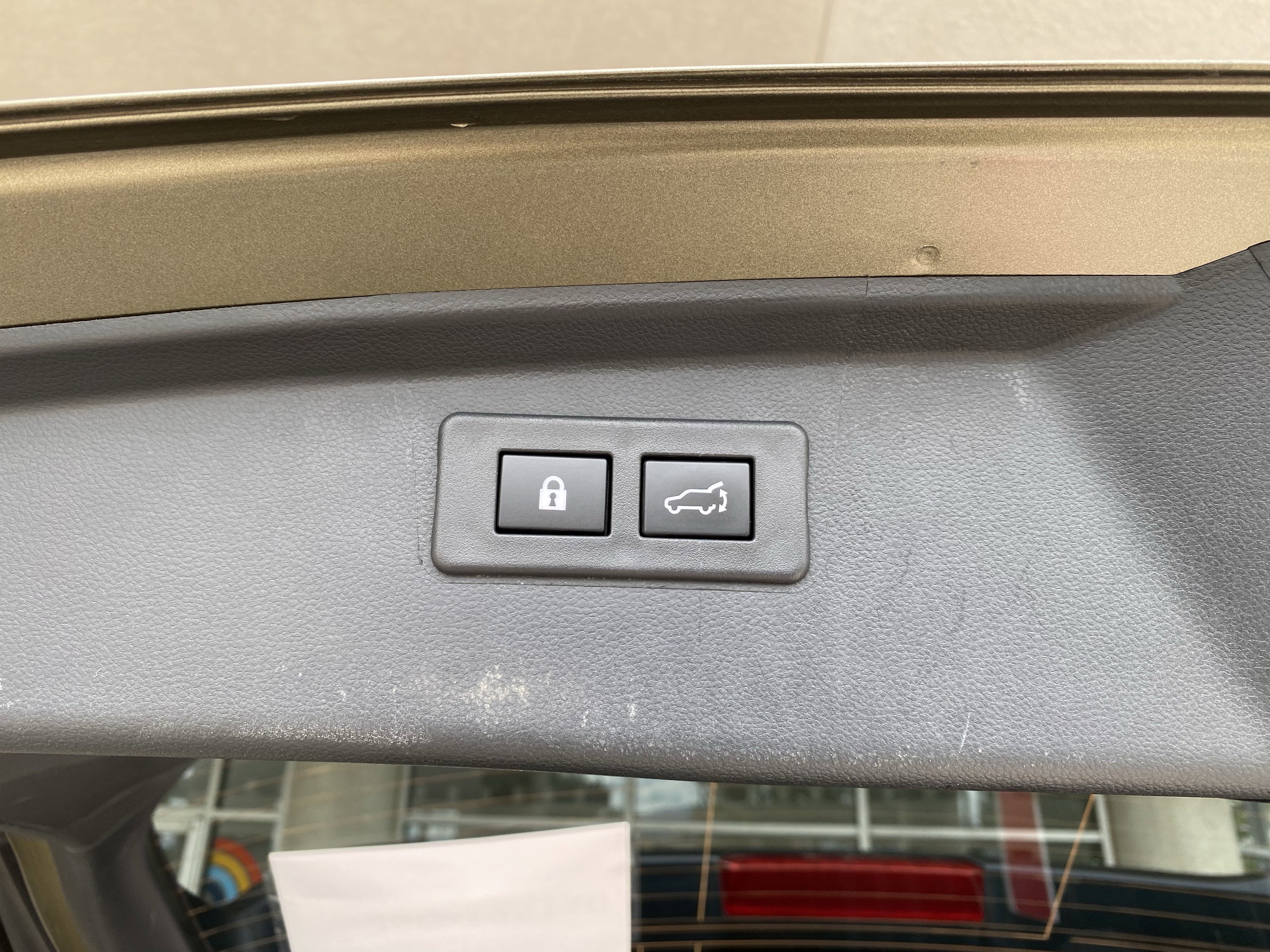 Used 2024 Subaru Outback Premium AWD/4WD image 16