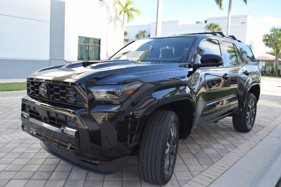 Used 2025 Toyota 4Runner TRD Sport Premium AWD/4WD image 2